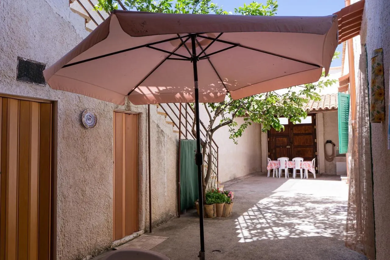 Holiday home Casa Dorotea Villa Tre Fontane Italy